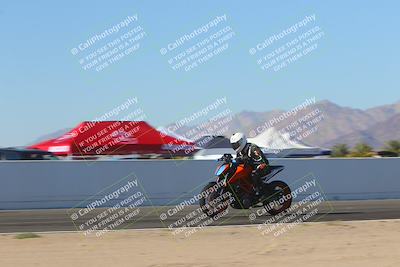 media/Nov-06-2023-Moto Forza (Mon) [[ce023d0744]]/4-Beginner Group/Session 4 (Finish Line Checker)/